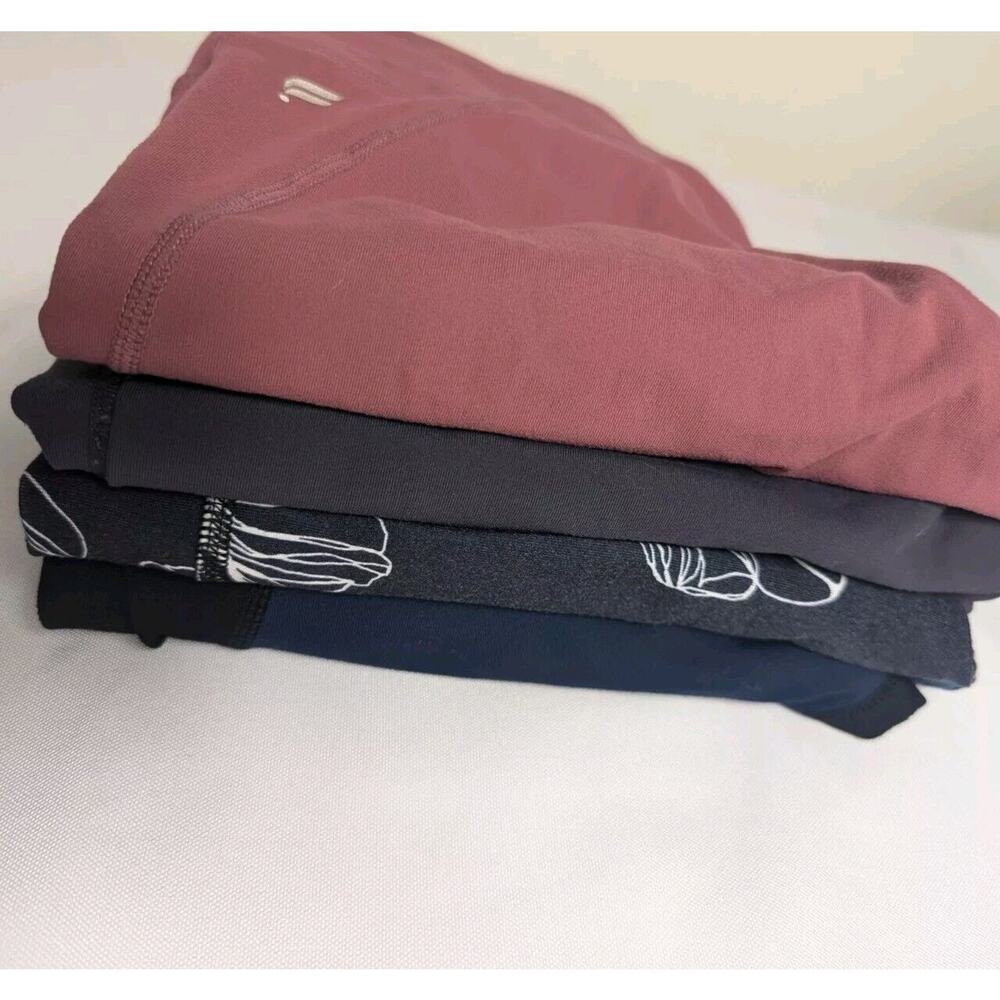 Lot of 4 Fabletics Womens Leggings Gym Pants Capri Gray Pink Floral Cinched XS S - Picture 3 of 4
